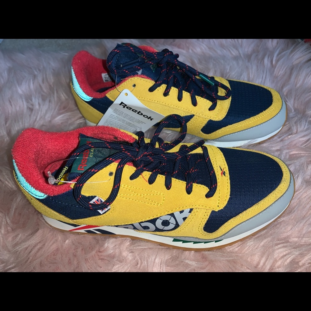 Kids Reebok classic leather ripple size 5